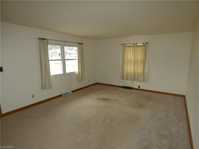 2237 Courtney Huntsville Road, Yadkinville, NC 27055