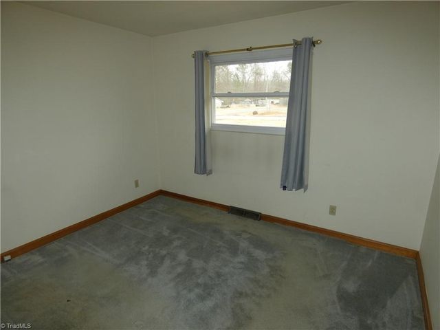 2237 Courtney Huntsville Road, Yadkinville, NC 27055