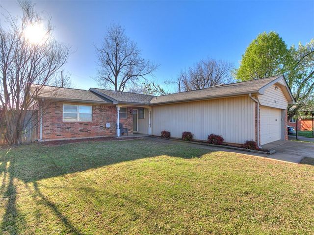 124 Oakside Drive, Moore, OK 73160