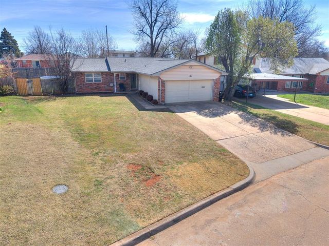 124 Oakside Drive, Moore, OK 73160