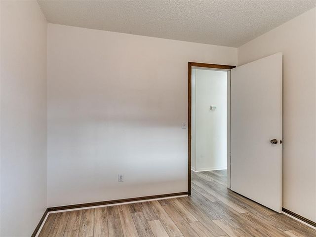 124 Oakside Drive, Moore, OK 73160