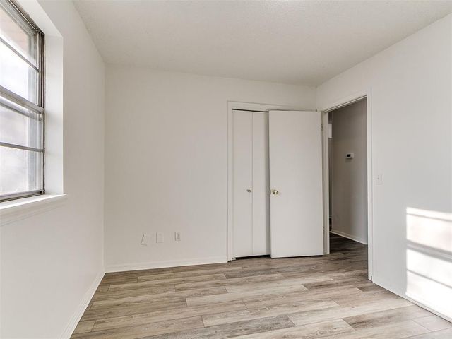 124 Oakside Drive, Moore, OK 73160
