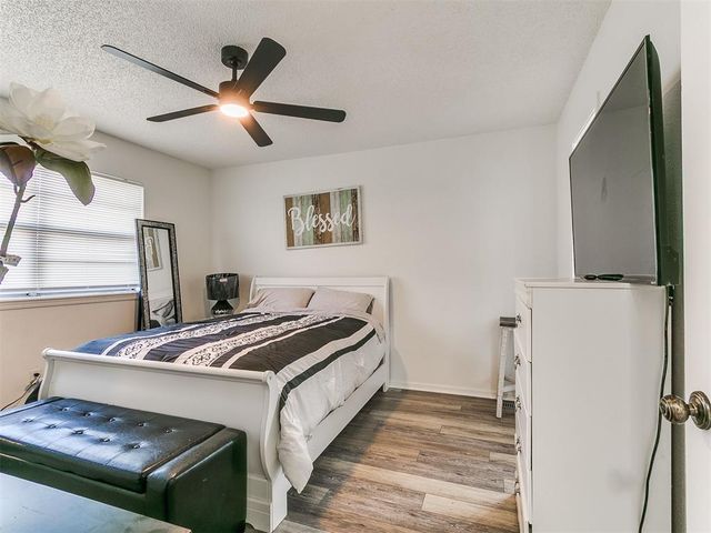 124 Oakside Drive, Moore, OK 73160