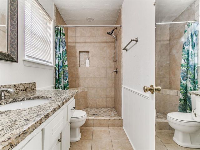 124 Oakside Drive, Moore, OK 73160