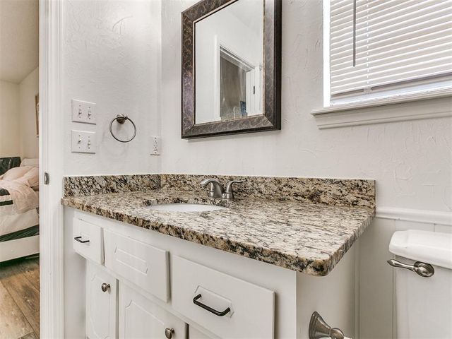 124 Oakside Drive, Moore, OK 73160