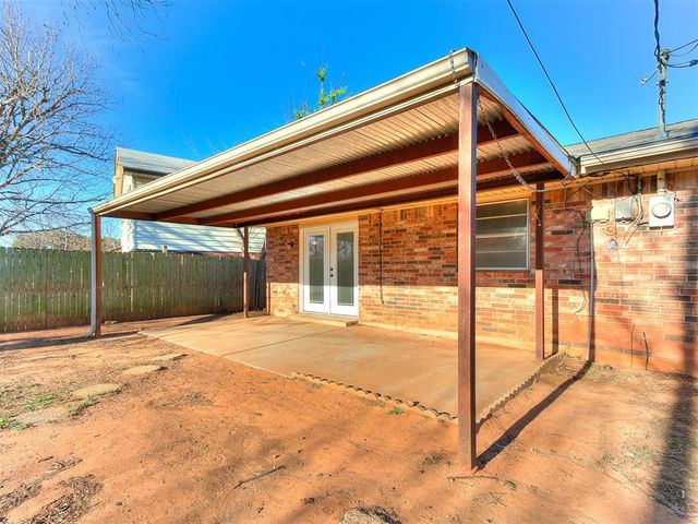 124 Oakside Drive, Moore, OK 73160