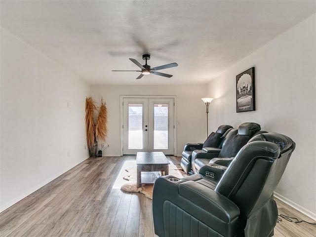124 Oakside Drive, Moore, OK 73160