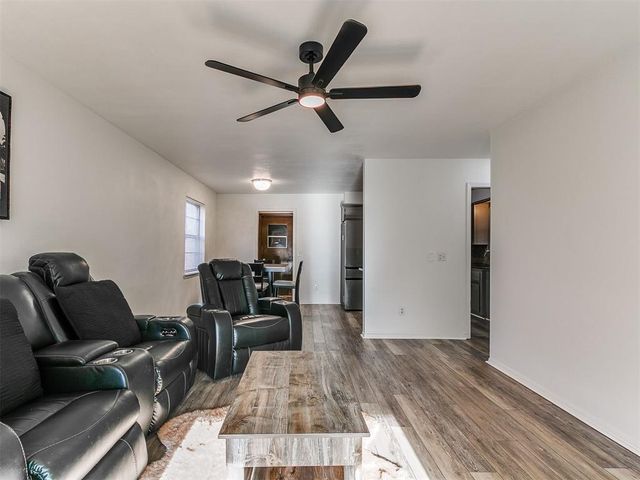 124 Oakside Drive, Moore, OK 73160