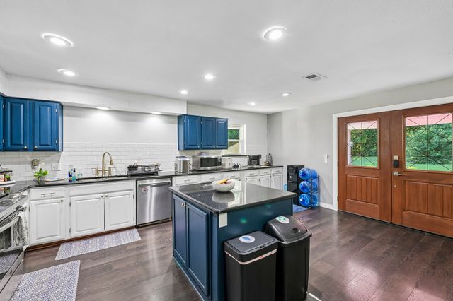 500 Spinner Road, Desoto, TX 75115