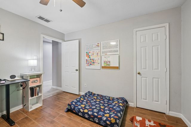 500 Spinner Road, Desoto, TX 75115