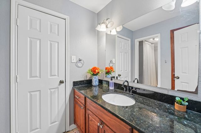 500 Spinner Road, Desoto, TX 75115