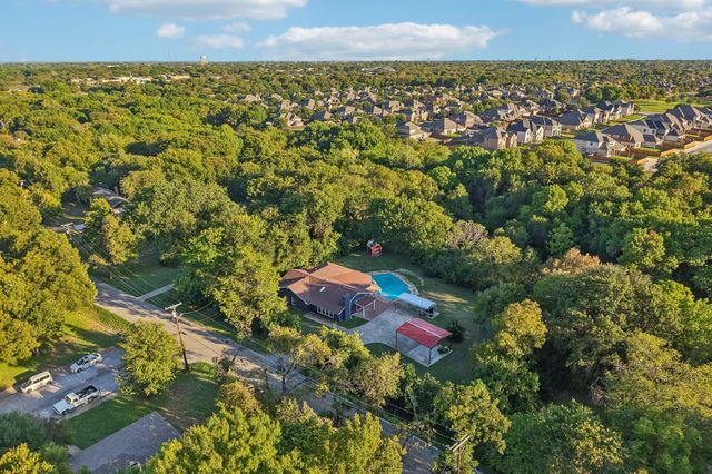500 Spinner Road, Desoto, TX 75115