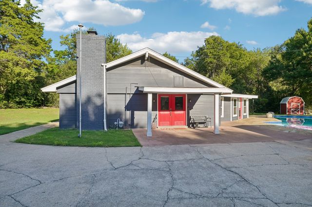 500 Spinner Road, Desoto, TX 75115