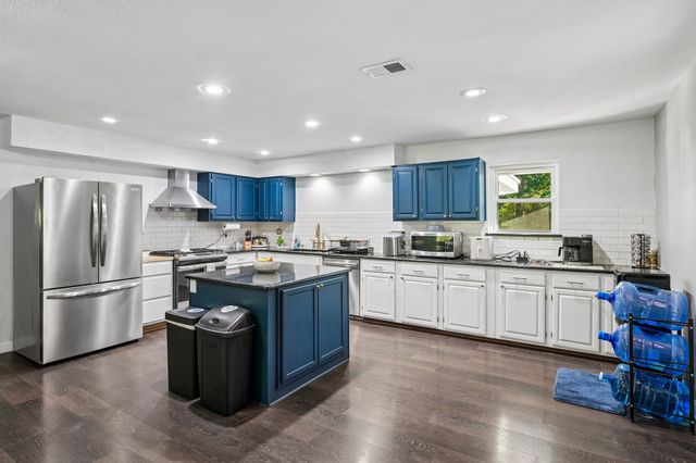 500 Spinner Road, Desoto, TX 75115