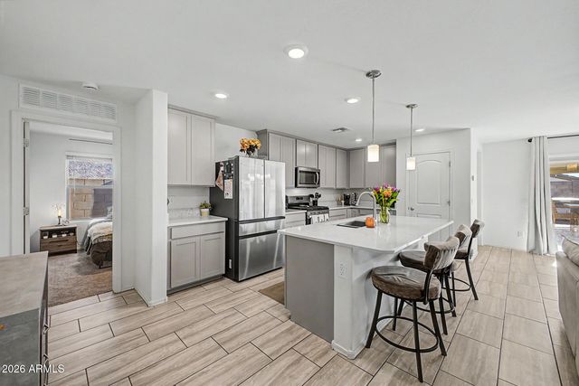 5830 S 23RD Drive, Phoenix, AZ 85041
