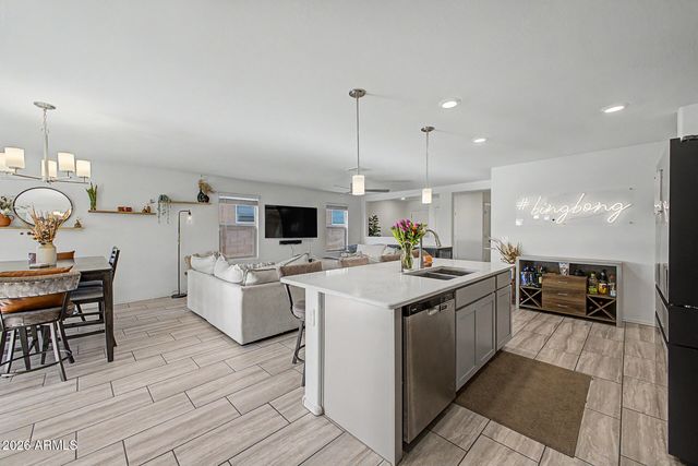 5830 S 23RD Drive, Phoenix, AZ 85041