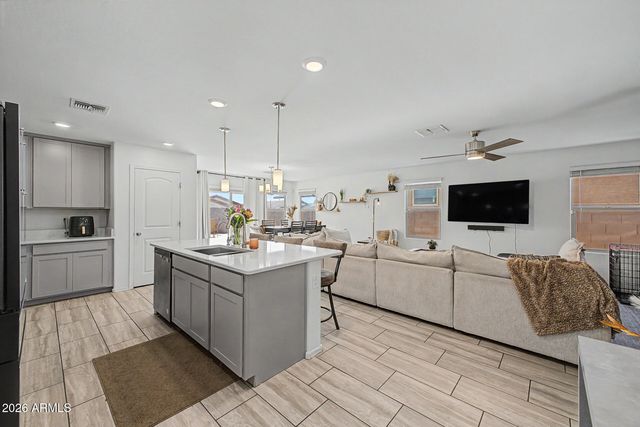 5830 S 23RD Drive, Phoenix, AZ 85041