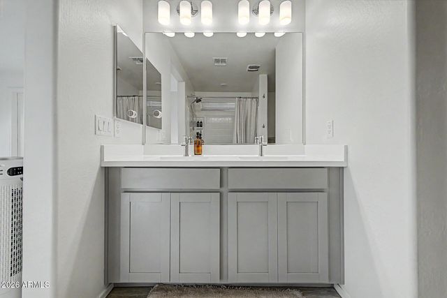 5830 S 23RD Drive, Phoenix, AZ 85041