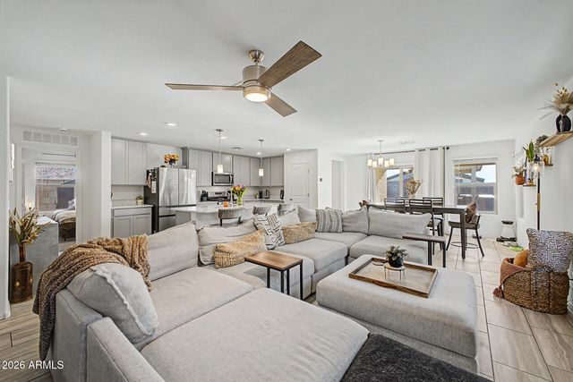 5830 S 23RD Drive, Phoenix, AZ 85041