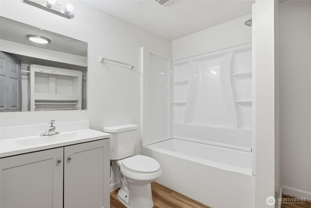 11851 SE 170th Place, Renton, WA 98058