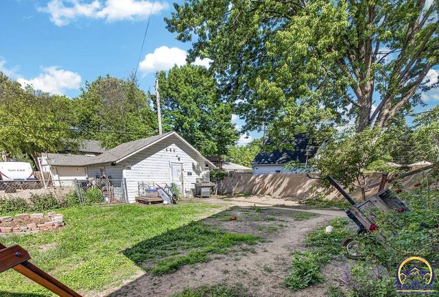 1259 SW High AVE, Topeka, KS 66604