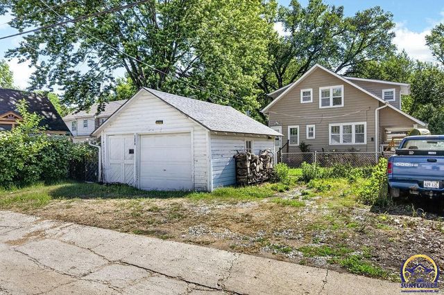 1259 SW High AVE, Topeka, KS 66604