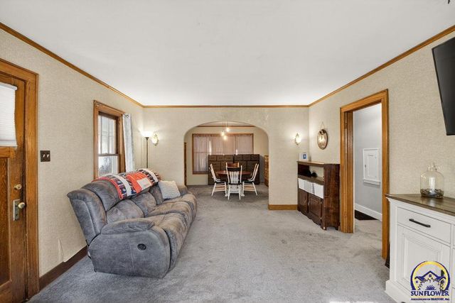 1259 SW High AVE, Topeka, KS 66604