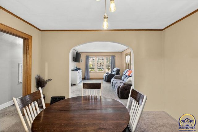 1259 SW High AVE, Topeka, KS 66604