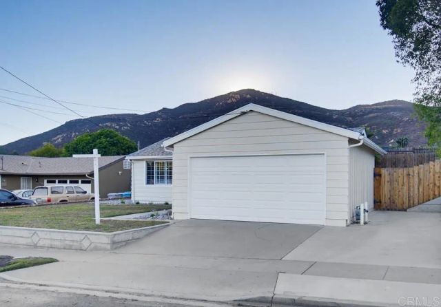 6954 Ballinger, San Diego, CA 92119