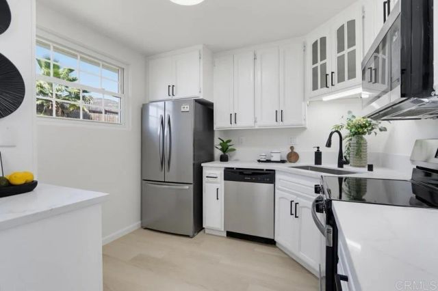6954 Ballinger, San Diego, CA 92119