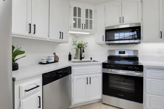 6954 Ballinger, San Diego, CA 92119
