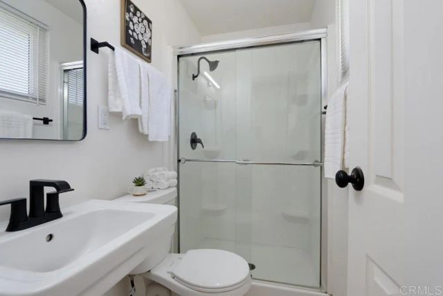 6954 Ballinger, San Diego, CA 92119