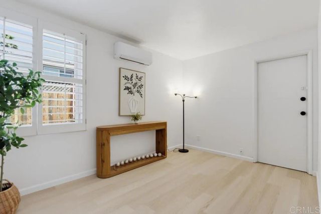 6954 Ballinger, San Diego, CA 92119