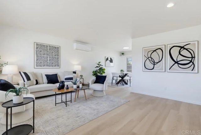 6954 Ballinger, San Diego, CA 92119
