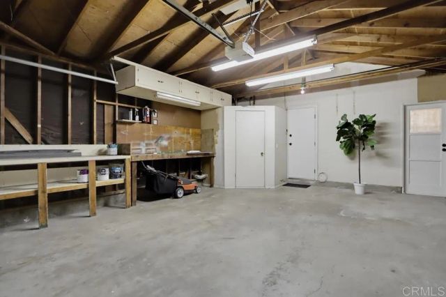 6954 Ballinger, San Diego, CA 92119