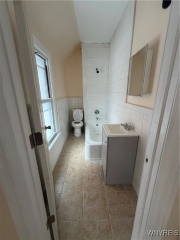 291 East North Street S, Buffalo, NY 14204