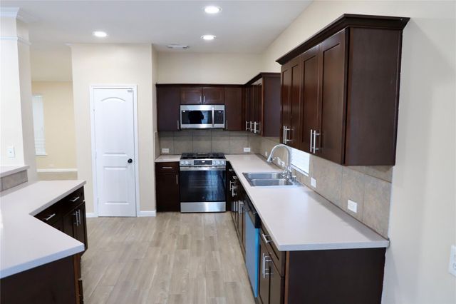 7407 Saxon Hill Lane, Richmond, TX 77407