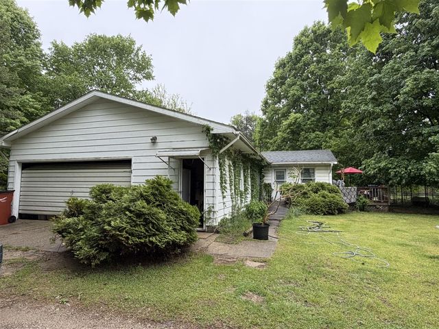 6242 Hawley Highway, Belding, MI 48809