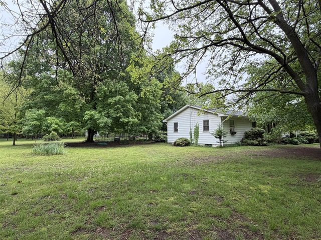 6242 Hawley Highway, Belding, MI 48809