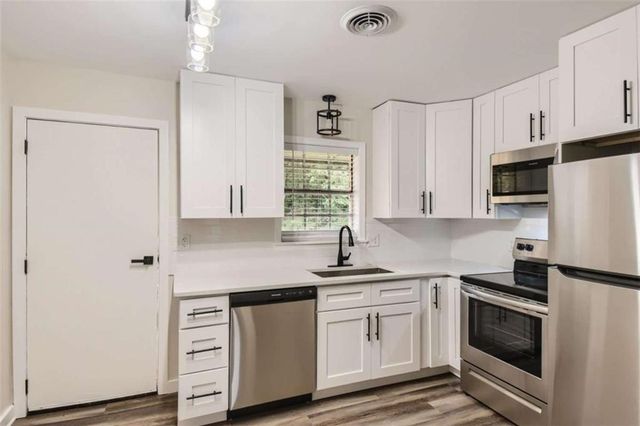 131 Cleveland Street, Mcdonough, GA 30253