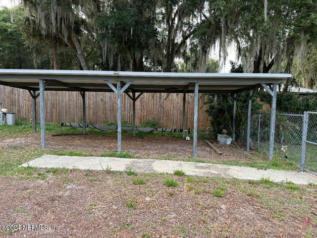 186 LITTLE ORANGE LAKE Drive, Hawthorne, FL 32640