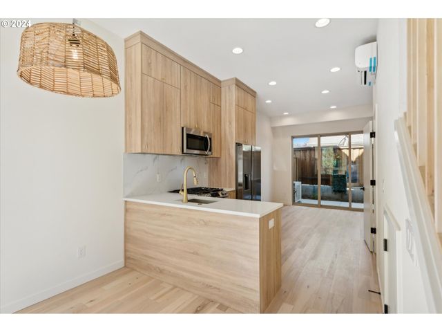 805 N Failing St, Portland, OR 97227