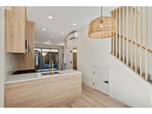 805 N Failing St, Portland, OR 97227