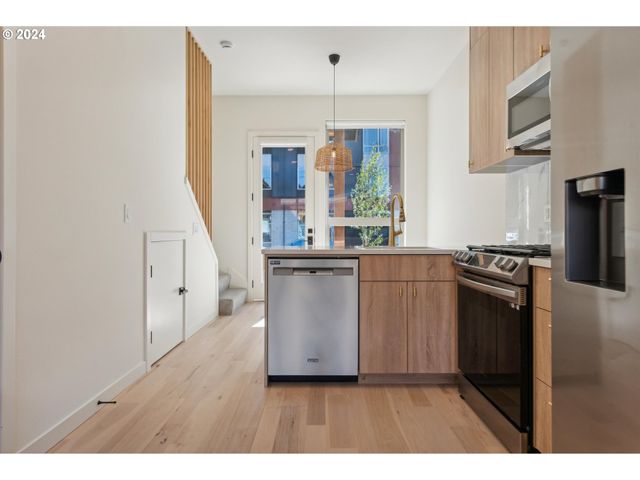 805 N Failing St, Portland, OR 97227