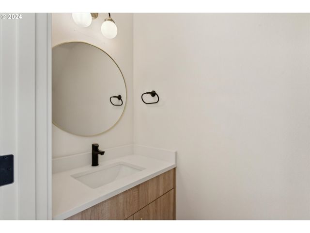 805 N Failing St, Portland, OR 97227