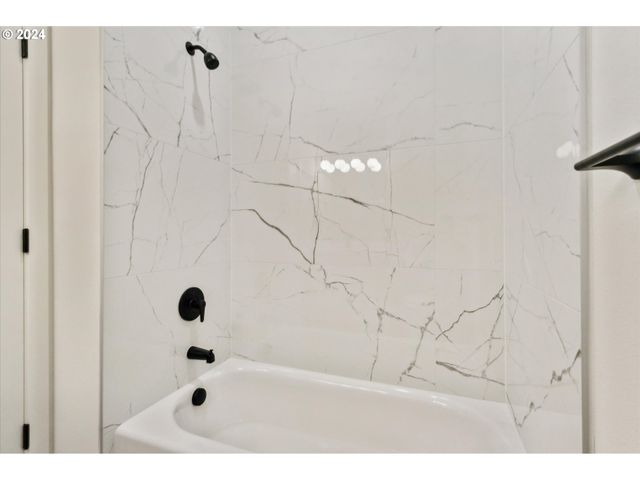 805 N Failing St, Portland, OR 97227