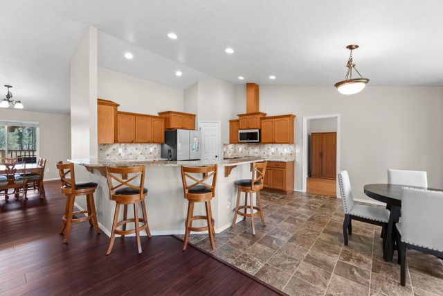 5818 S Abbott Rd, Spokane, WA 99224