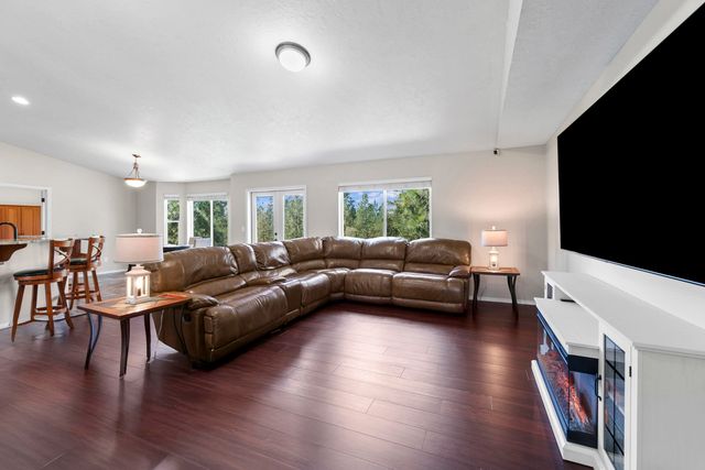 5818 S Abbott Rd, Spokane, WA 99224