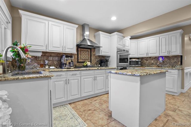 6446 Oakman Boulevard, Dearborn, MI 48126