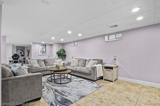 6446 Oakman Boulevard, Dearborn, MI 48126
